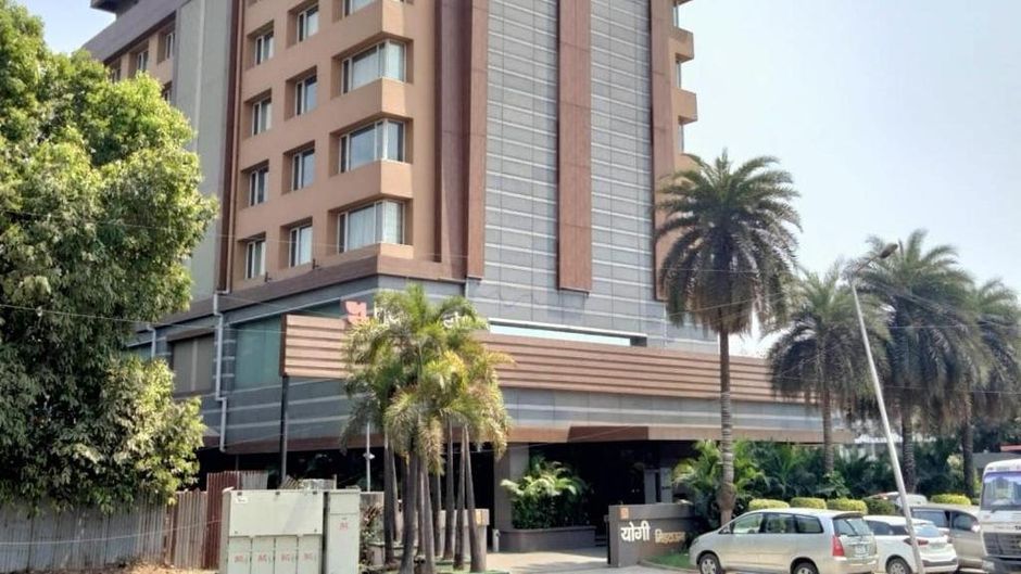 Yogi Midtown Hotel Exterior