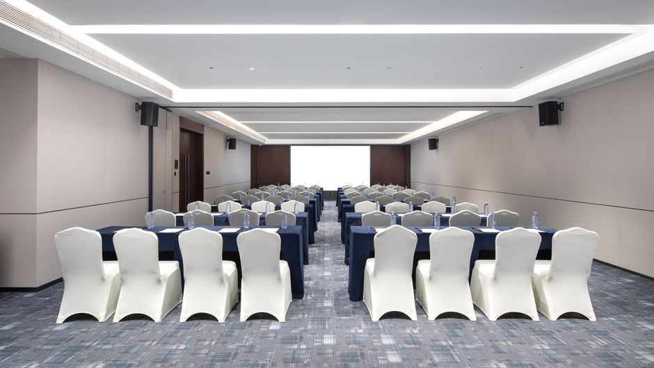 Hampton Zhoushan New Town Meeting