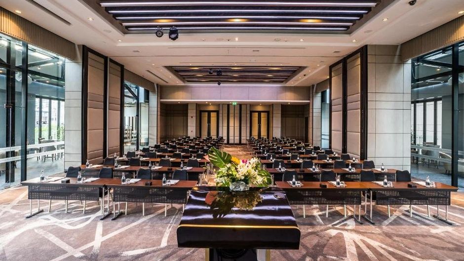 SkyView Hotel Meeting