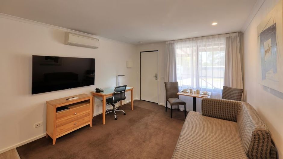 New Crossing Place Motel Room