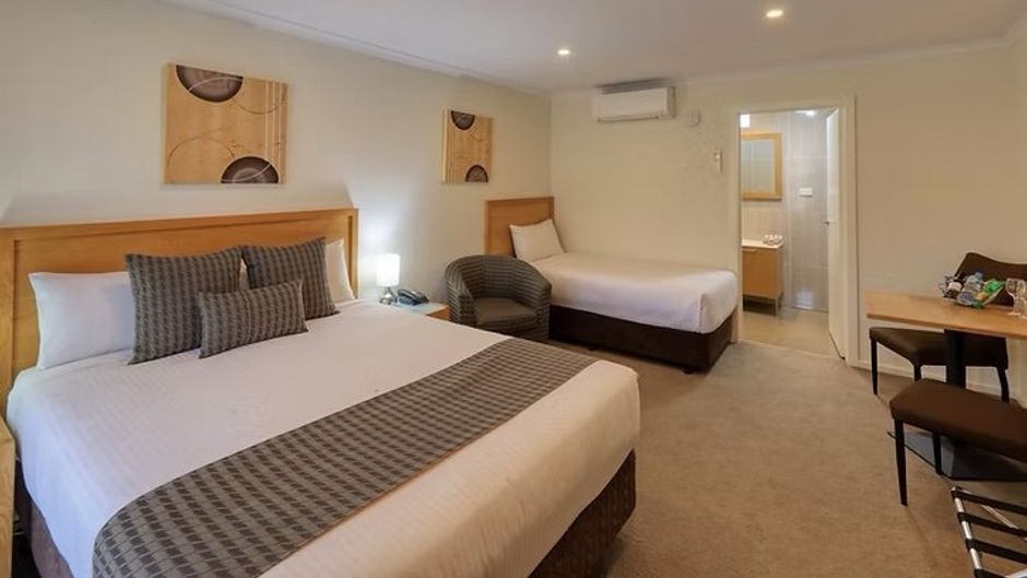 New Crossing Place Motel Room