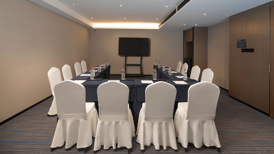 Hampton Lhasa Economic Meeting