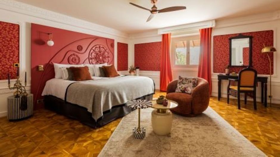 Chateau Jeanne & The Forest Room