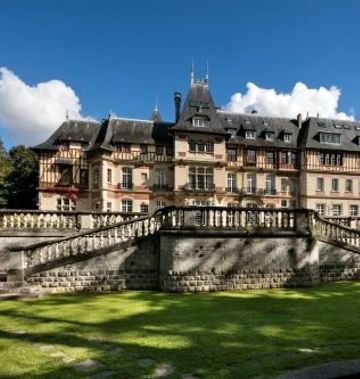 Chateau Jeanne & The Forest