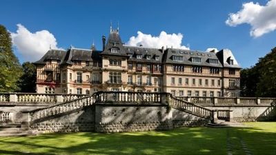Chateau Jeanne & The Forest