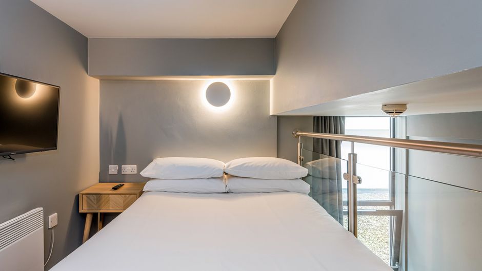 KM Hotel Room