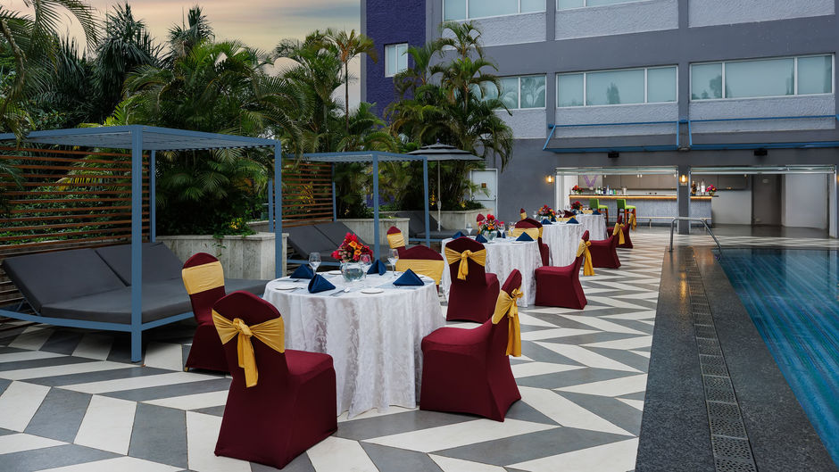 Vivanta Bengaluru Residency Pool
