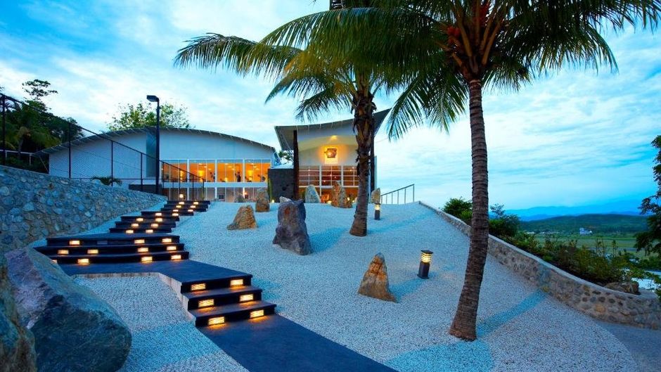 Airways Hotel Exterior