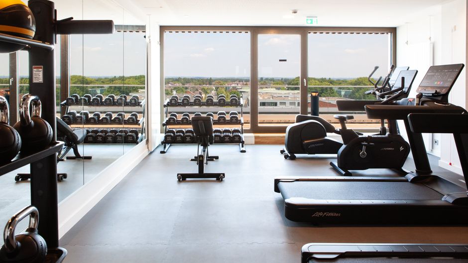 Holiday Inn Express & Suites Monheim Health Club