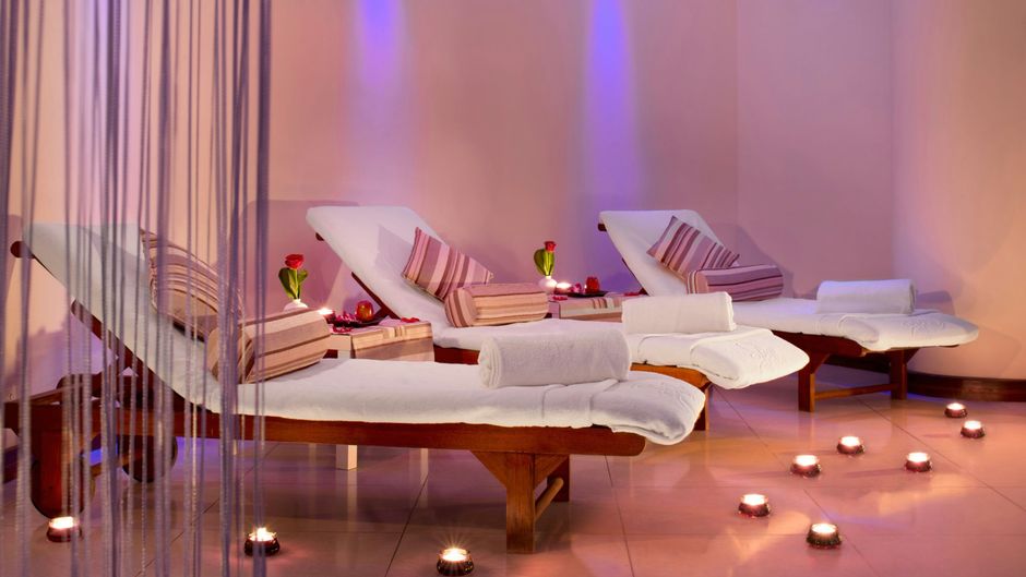 Le Meridien Al Aqah Beach Resort Spa