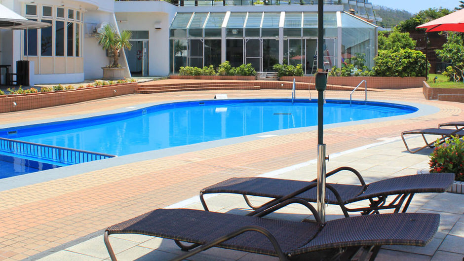 Kariyushi Beach Resort Ocean Spa Pool