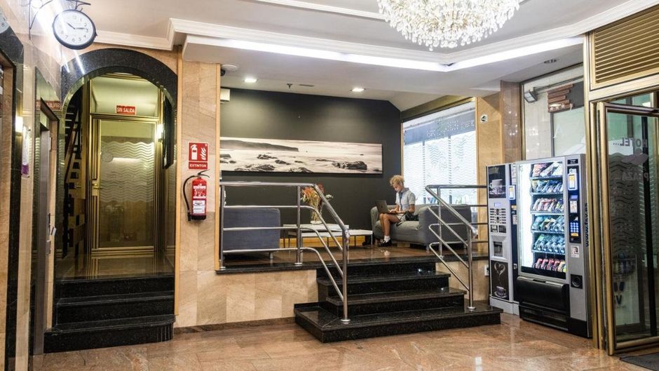 Hotel Adonis Plaza Lobby