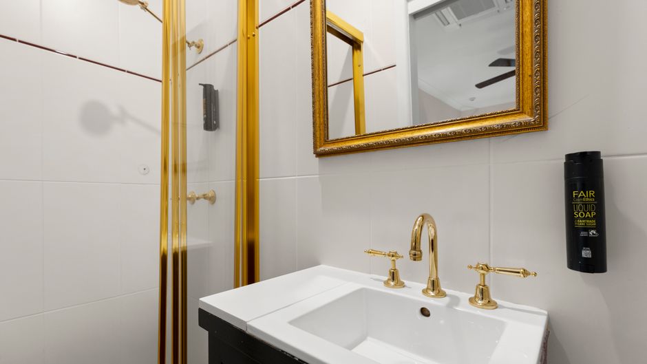 The Metropole Guest House Room