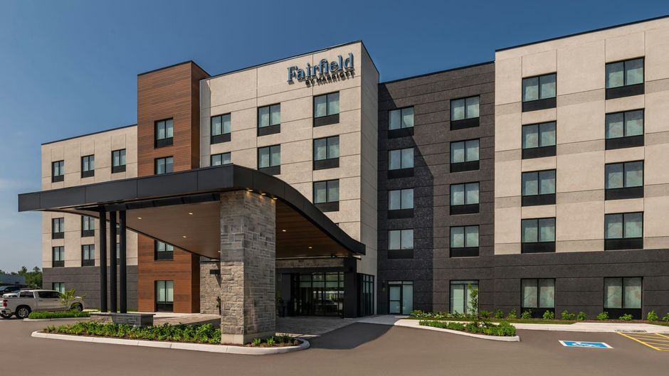 Fairfield Inn & Suites Muskoka Exterior