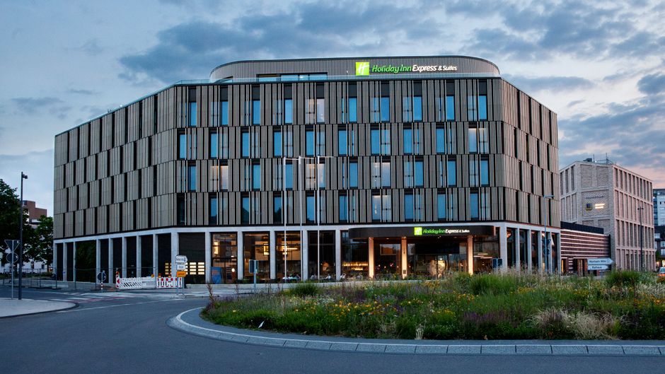 Holiday Inn Express & Suites Monheim Exterior