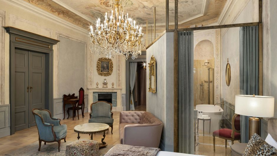H15 Luxury Palace Suite