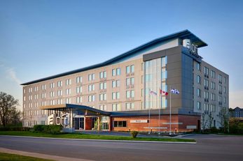 aloft Montreal Airport