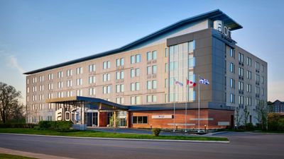 aloft Montreal Airport
