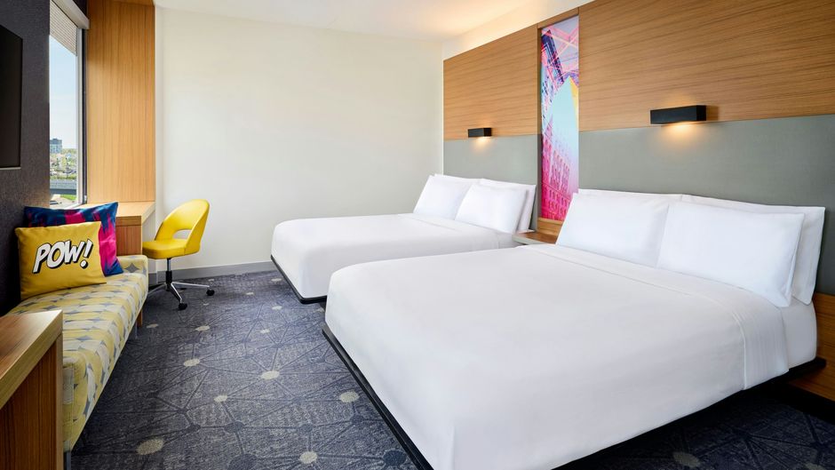 aloft Montreal Airport Room