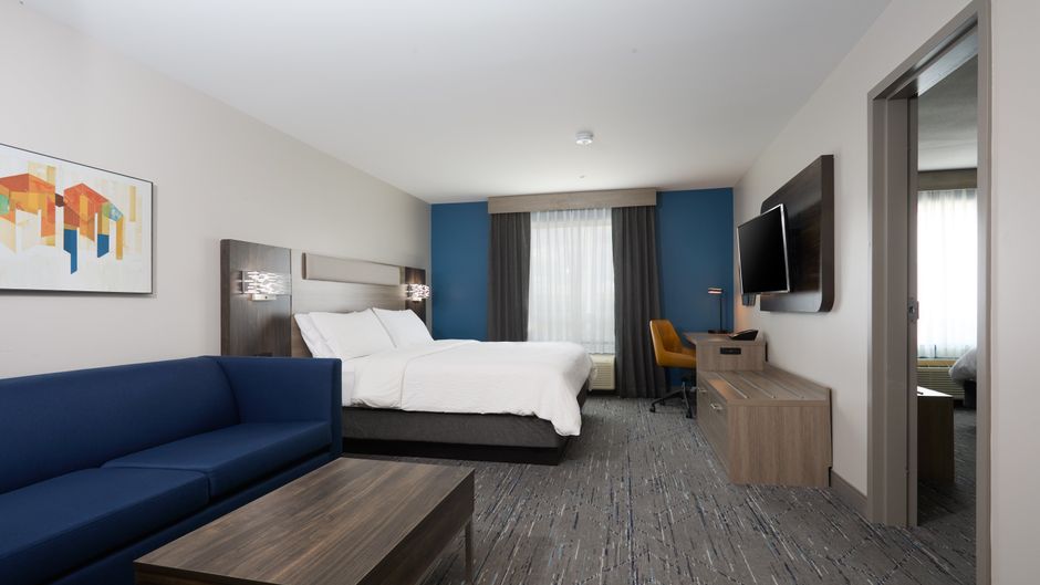 Holiday Inn Express & Stes Swift Current Room