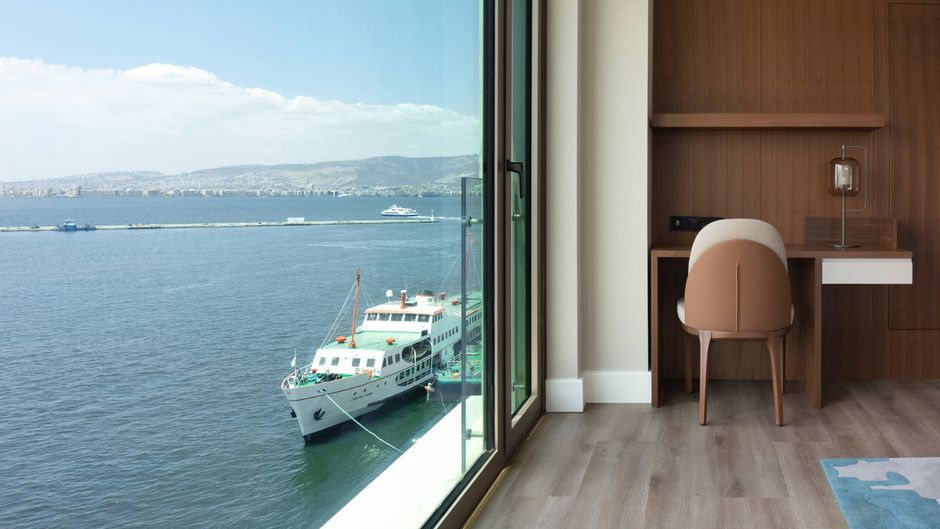Izmir Marriott Hotel Suite