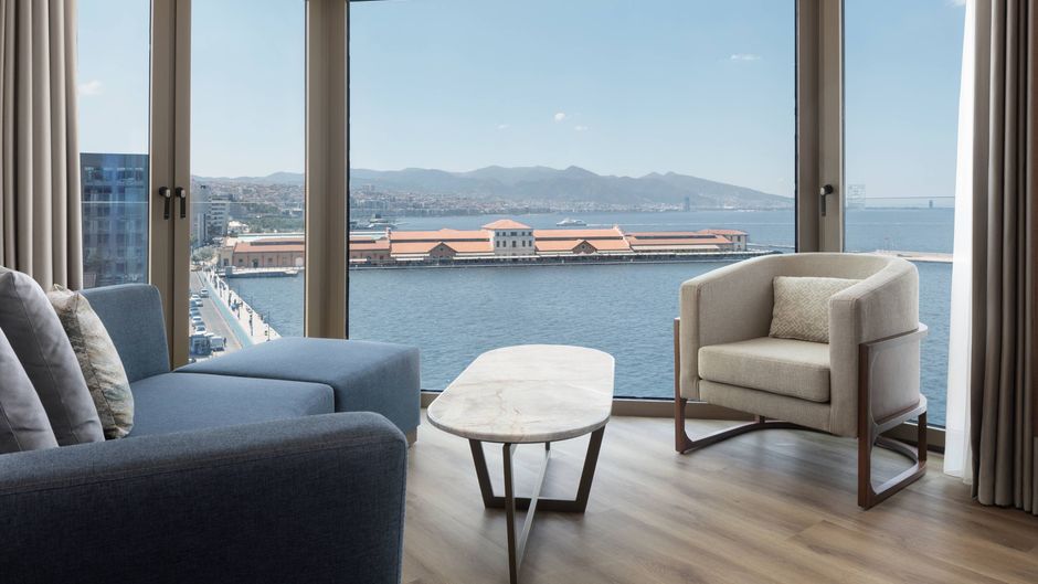 Izmir Marriott Hotel Suite