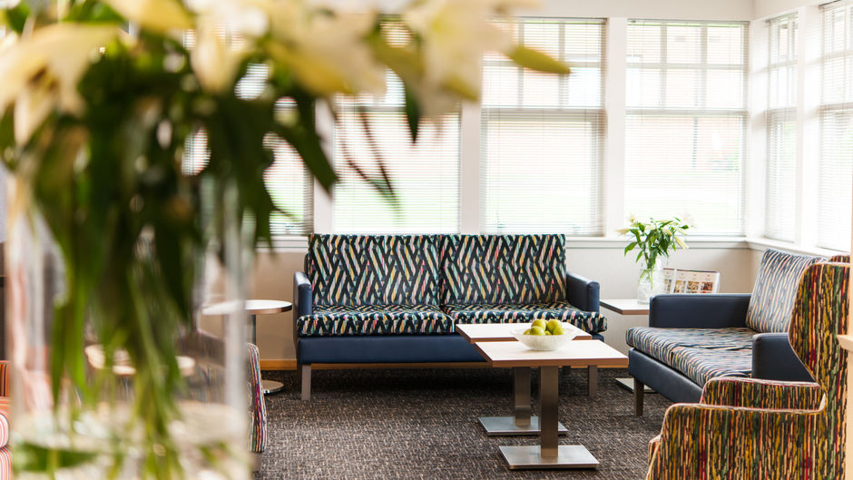 Leonardo Inn Hotel Aberdeen Airport Lobby