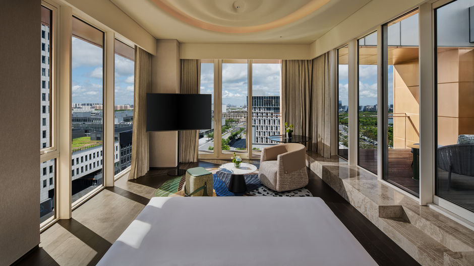 Hotel Indigo Harbour City Suite