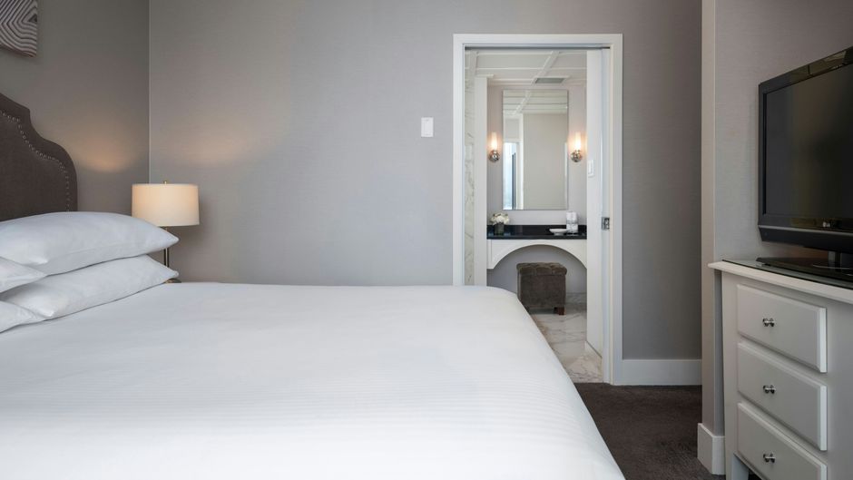 Sheraton Cavalier Saskatoon Hotel Suite