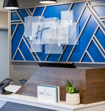 Holiday Inn Express Hotel & Stes Dewitt