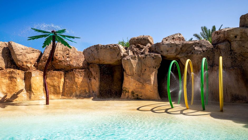 Saadiyat Rotana Resort and Villas Pool