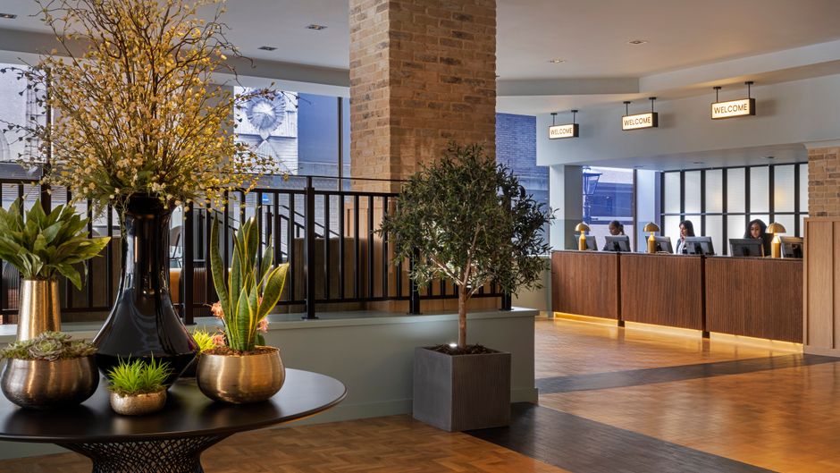 Leonardo Royal Hotel Birmingham Lobby