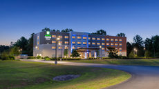 Holiday Inn Express & Suites Queensbury