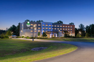 Holiday Inn Express & Suites Queensbury