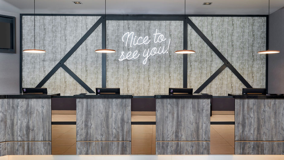 Leonardo Hotel Sheffield Lobby
