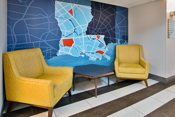Holiday Inn Express & Suites