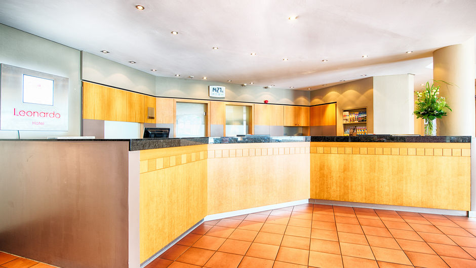 Leonardo Hotel Hamburg Airport Lobby