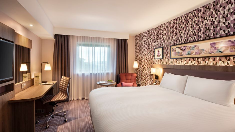 Leonardo London Heathrow Airport Room