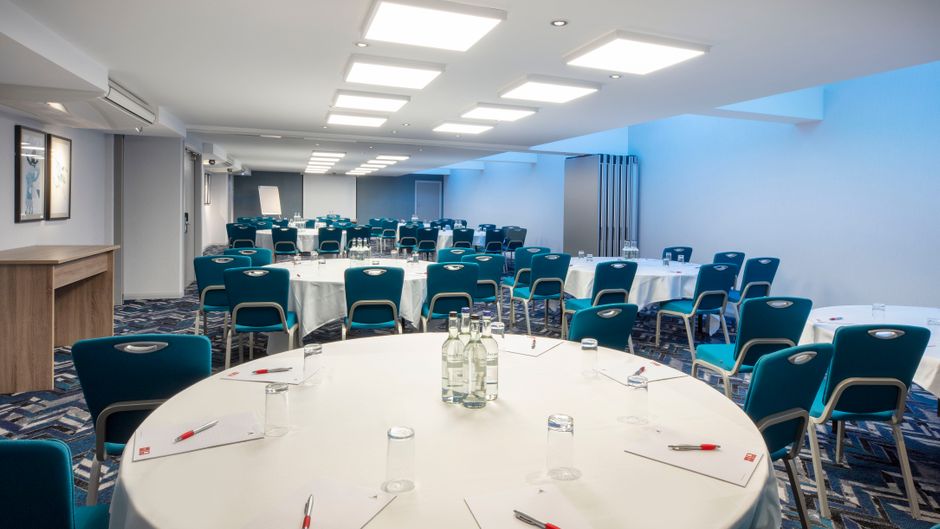 Leonardo London Heathrow Airport Meeting