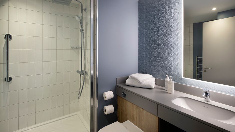 Leonardo Hotel Bristol City Room