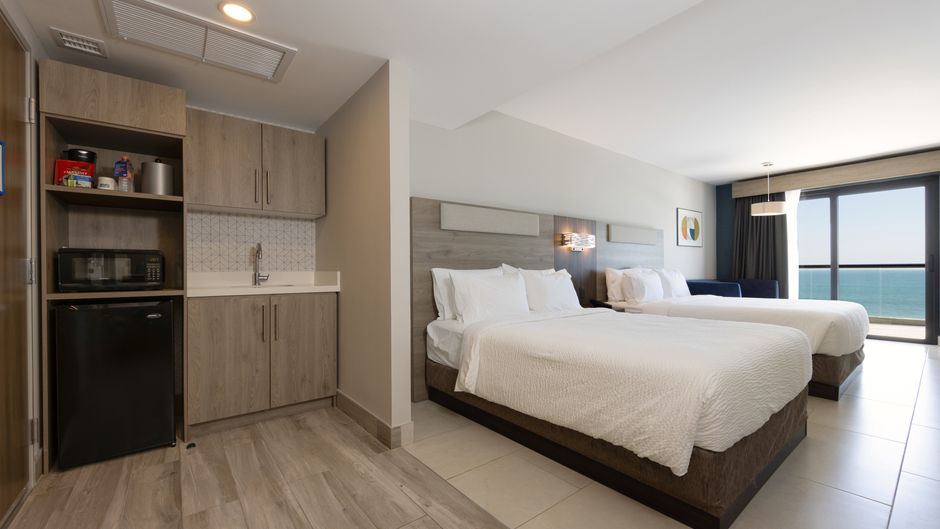 Holiday Inn Exp Suites Mazatlan Suite