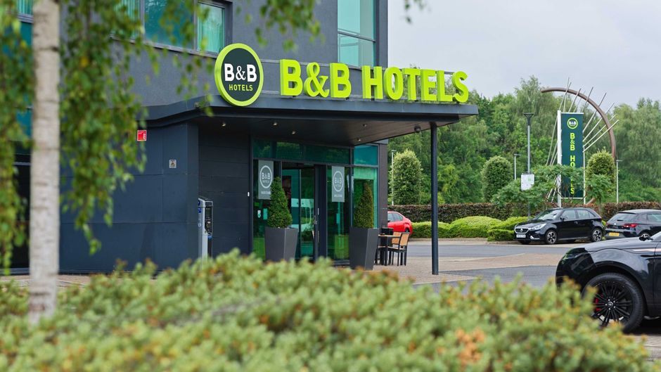 B&B Hotel Warrington Exterior