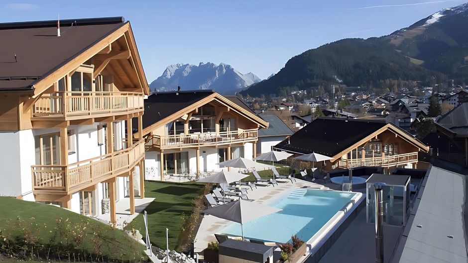 Mountains St Peter Hotel Exterior