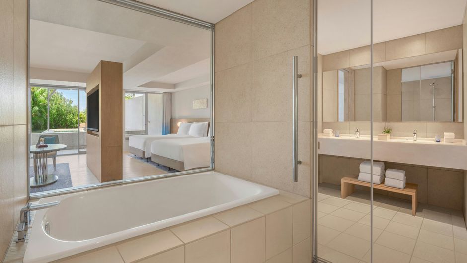 IRAPH SUI, a Luxury Collection Hotel Room
