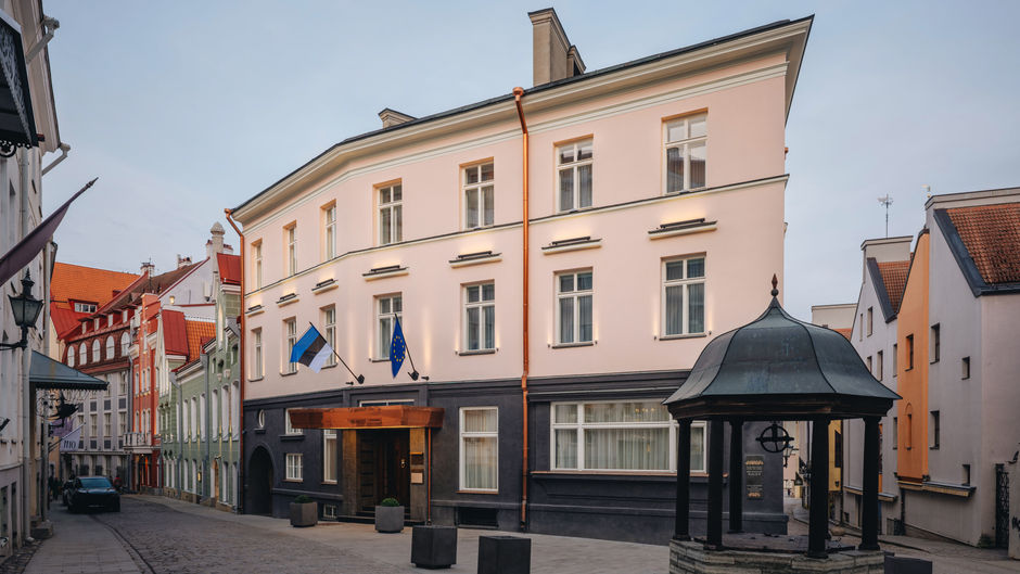The Burman Hotel Exterior