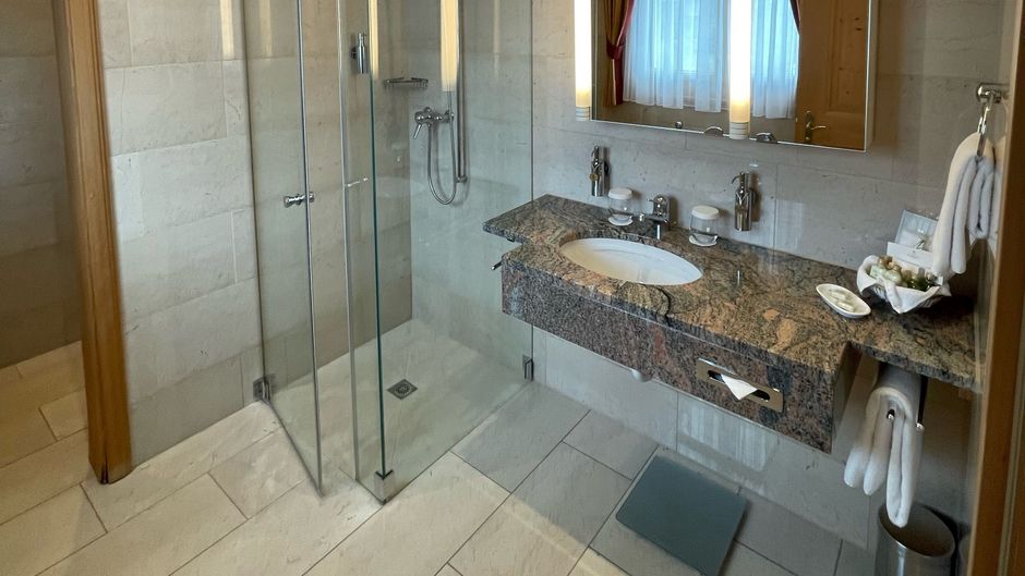 Hotel Vereina Room