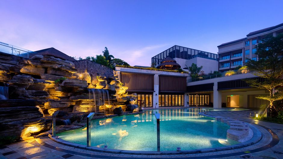 Holiday Inn Resort Qionghai Guantang Pool