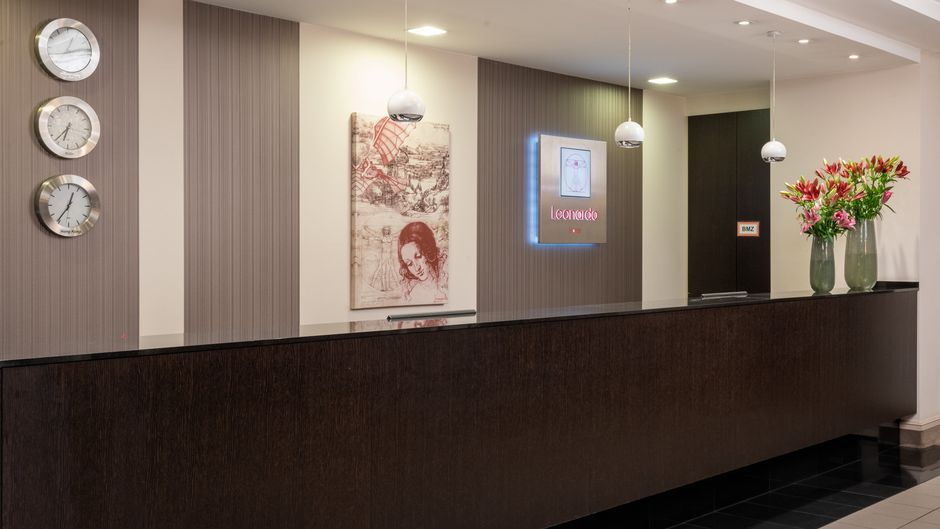 Leonardo Hotel Koln Bonn Airport Lobby