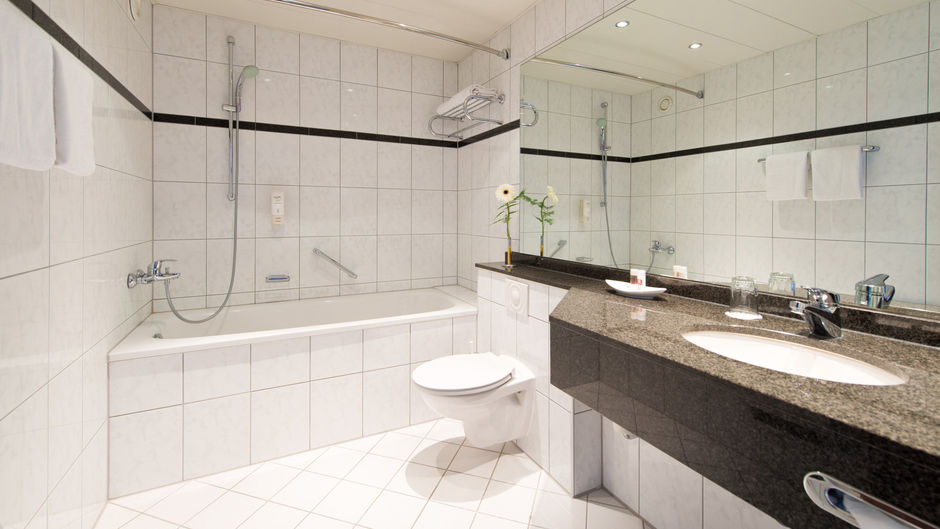 Leonardo Hotel Koln Bonn Airport Room
