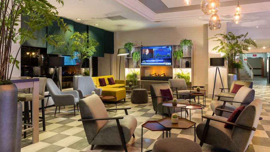Leonardo Hotel Dusseldorf Airport Lobby